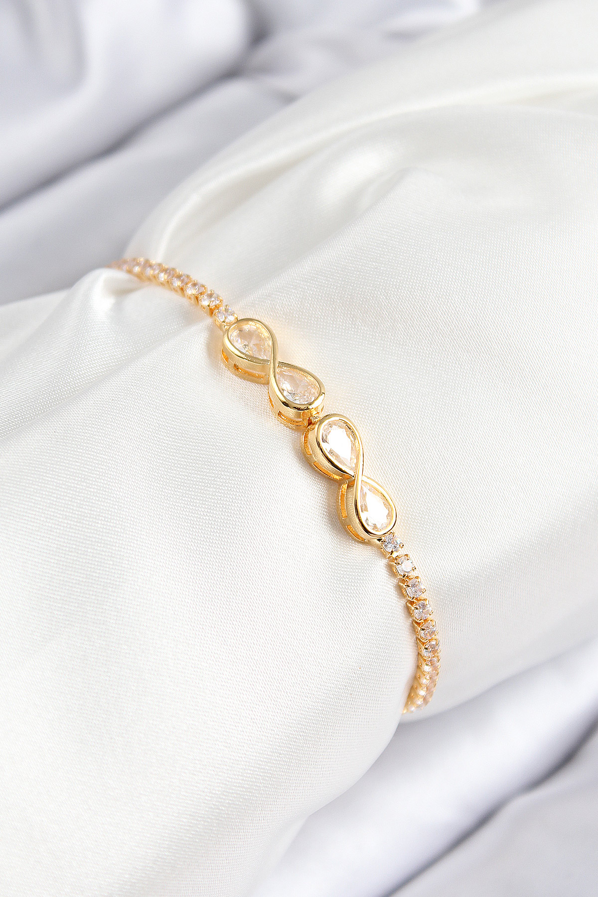 1754896754-bb7721 Pirinç Zirkon Taşlı Sonsuzluk Model Gold Renk Asansörlü Kadın Bileklik - Vipsepet - Görsel 1