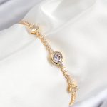 Pirinç Zirkon Taşlı Daire Model Gold Renk Asansörlü Kadın Bileklik - Vipsepet