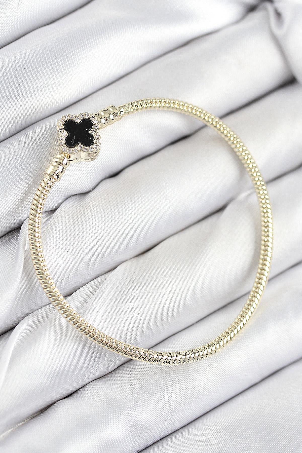 1755933515-bb7806 Pirinç Charm Zirkon Taşlı Yonca Model Gold Renk Kadın Bileklik - Vipsepet - Görsel 1