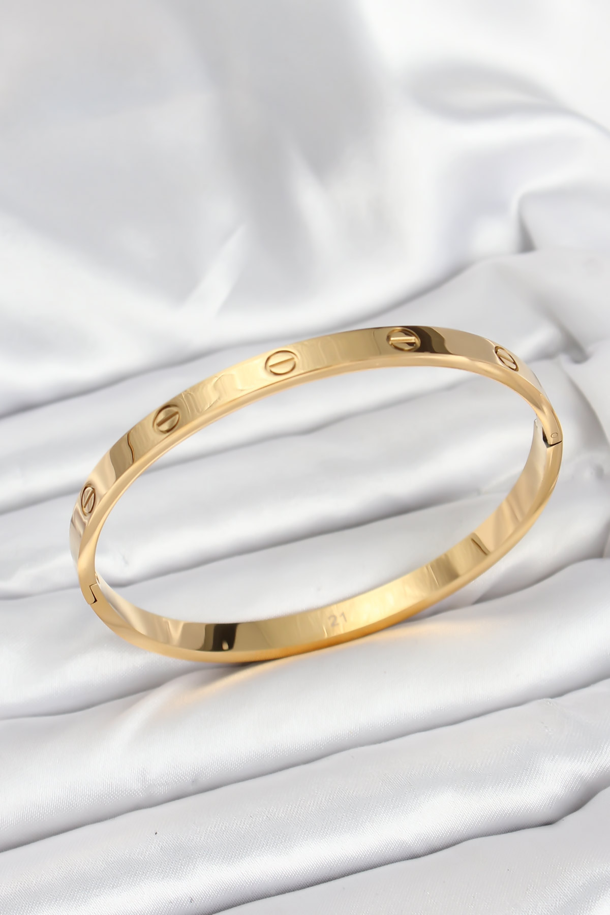 1757684823-bb7912 316L Çelik Gold Renk 65 mm Kadın Kelepçe Bileklik - Vipsepet - Görsel 1