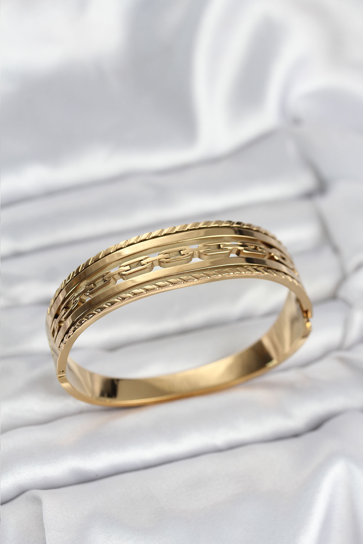 1761142366-bb8071 316L Çelik Gold Renk Vintage Model Kadın Kelepçe Bileklik - Vipsepet - Görsel 1