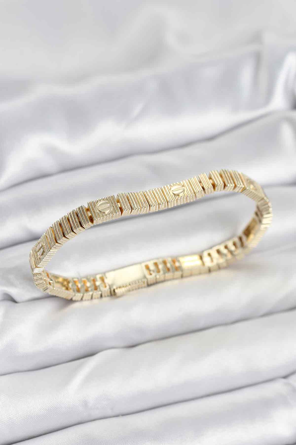 1761910684-bb8078 Gold Renk Vip Seri Bileklik - Vipsepet - Görsel 1