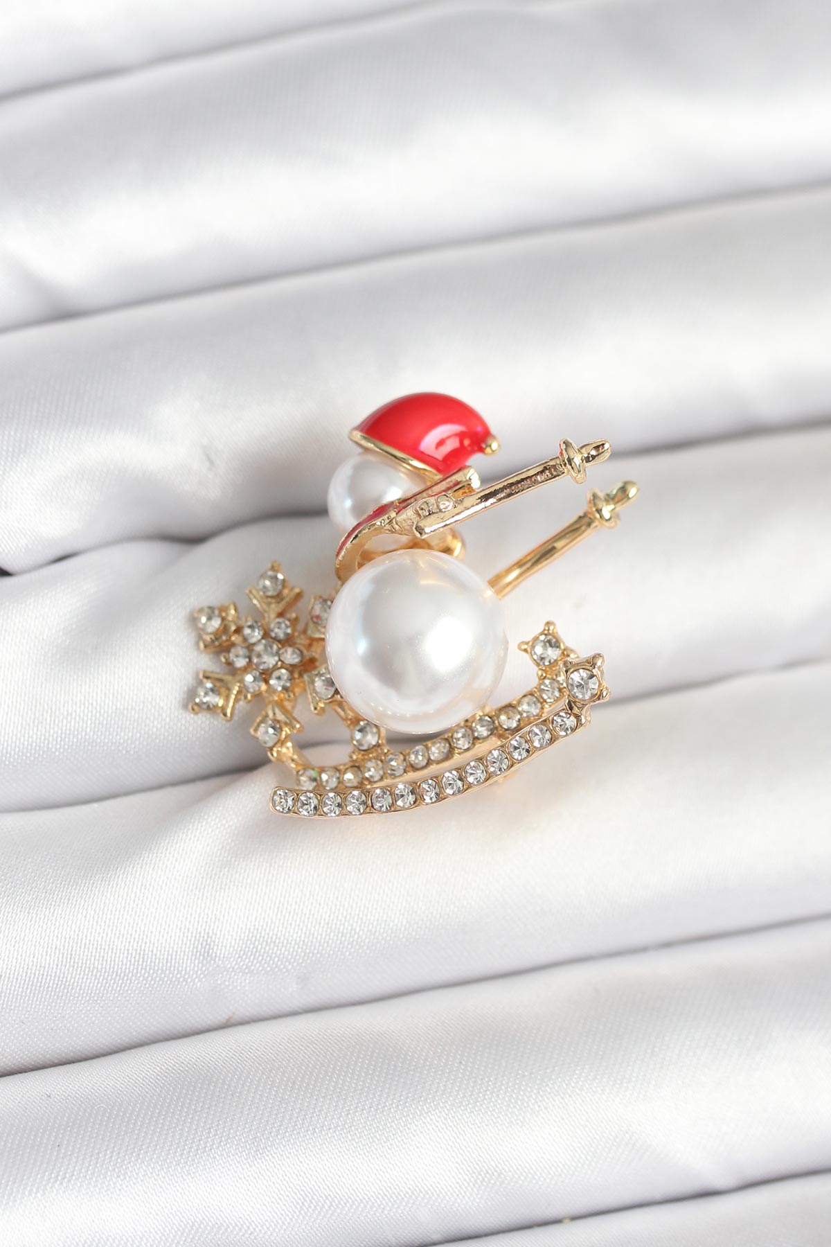 1763816994-br477 Kızaklı Kardan Adam Model Yılbaşı Temalı Broş - Vipsepet - Görsel 1