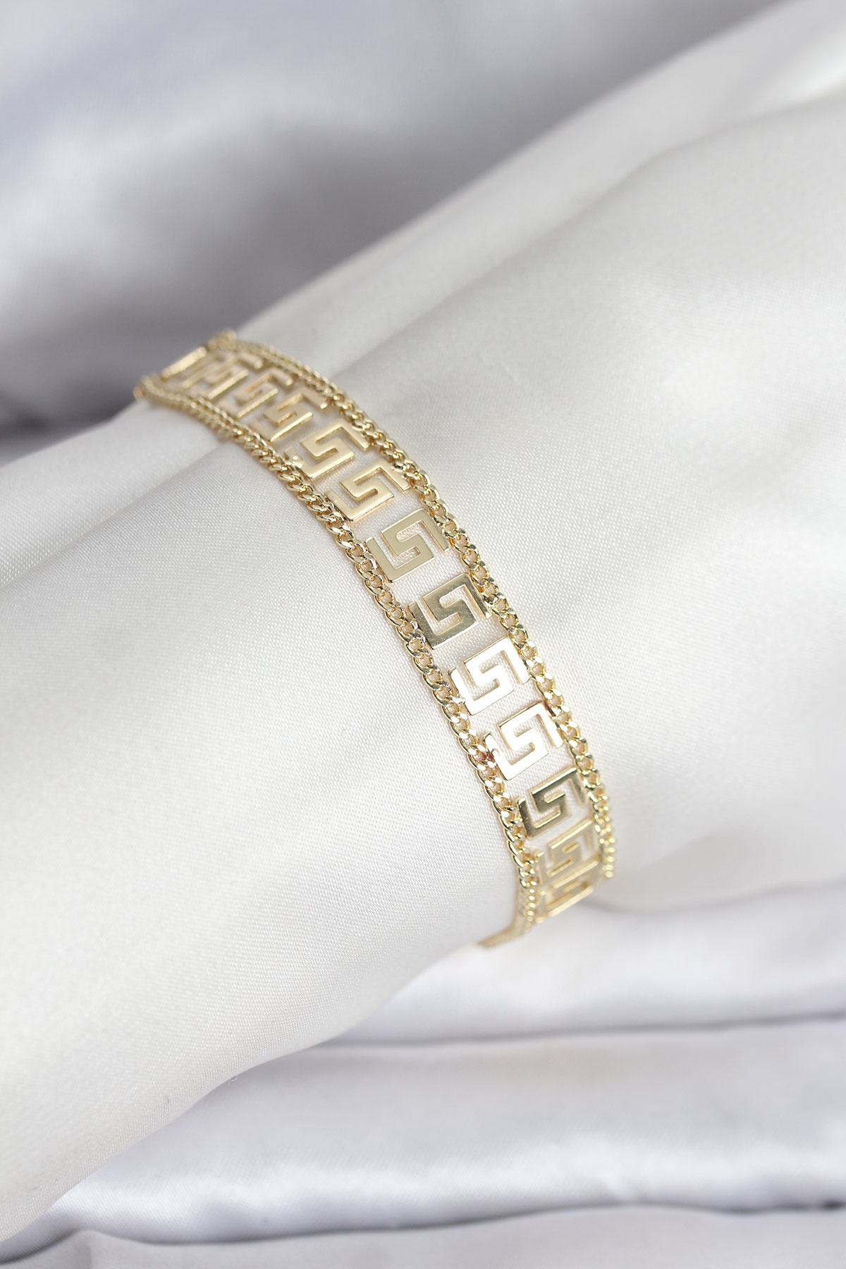 1765820254-bb8158 316L Çelik Gold Renk Labirent Model Kadın Bileklik - Vipsepet - Görsel 1