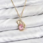 316L Çelik Zincir Gold Renk Pembe Kuğu Model Zirkon Taşlı Kadın Kolye - Vipsepet