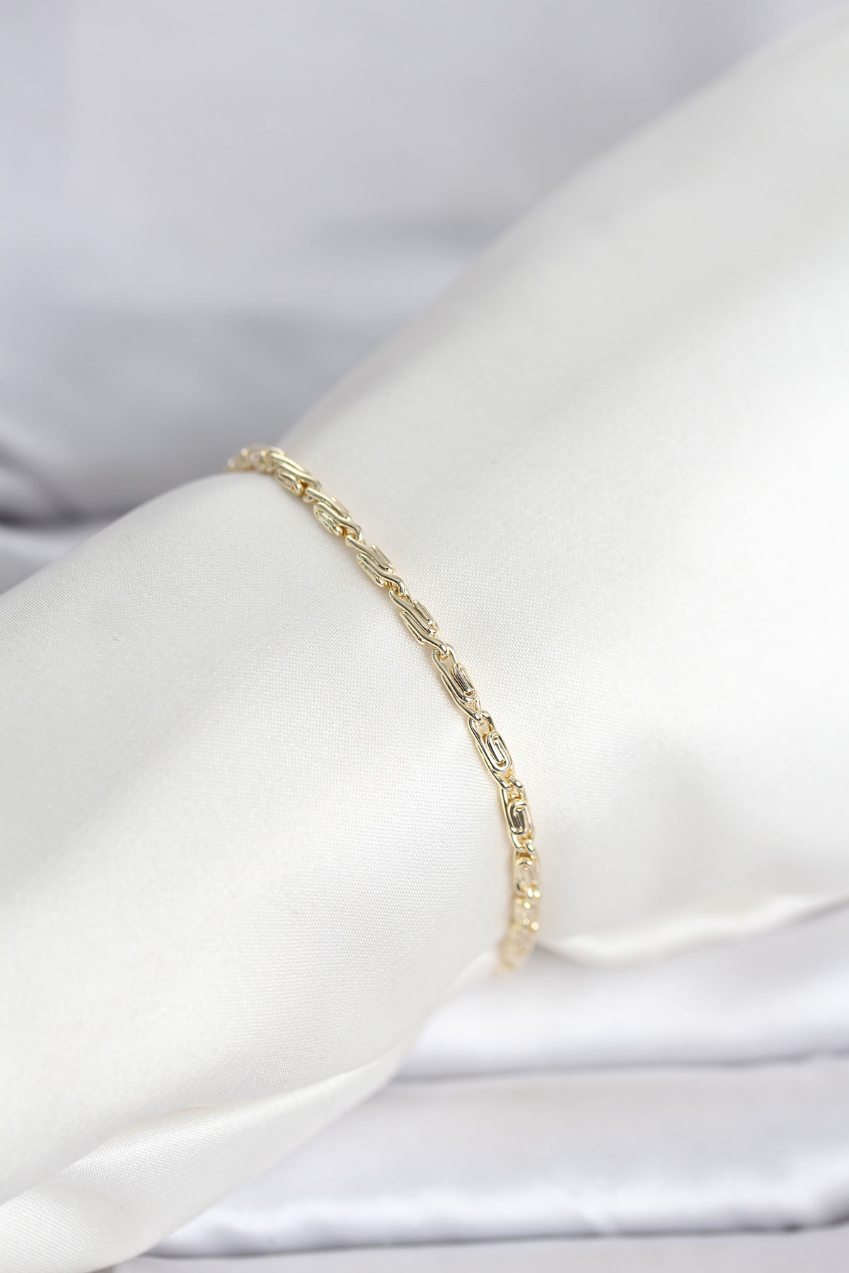 1770205319-bb8286 CM 14K Gold Renk Burgu Zincirli Model Kadın Bileklik - Vipsepet - Görsel 1