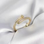 Zirkon Taşlı Gold Renk Yassı Çivi Model Kadın Yüzük - Vipsepet