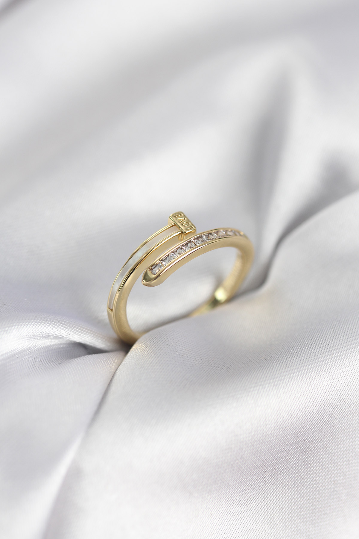 1770904219-byk3961 Zirkon Taşlı Gold Renk Yassı Çivi Model Kadın Yüzük - Vipsepet - Görsel 1