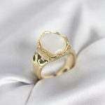 Gold Renk Beyaz Taşlı Vintage Kadın Yüzük - Vipsepet