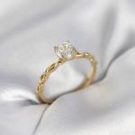 Gold Renk Sarmal Zincir Model Tek Taş Model Zirkon Taşlı Kadın Yüzük - Vipsepet