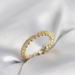 Gold Renk Sıralı Zirkon Taşlı Model Kadın Yüzük - Vipsepet