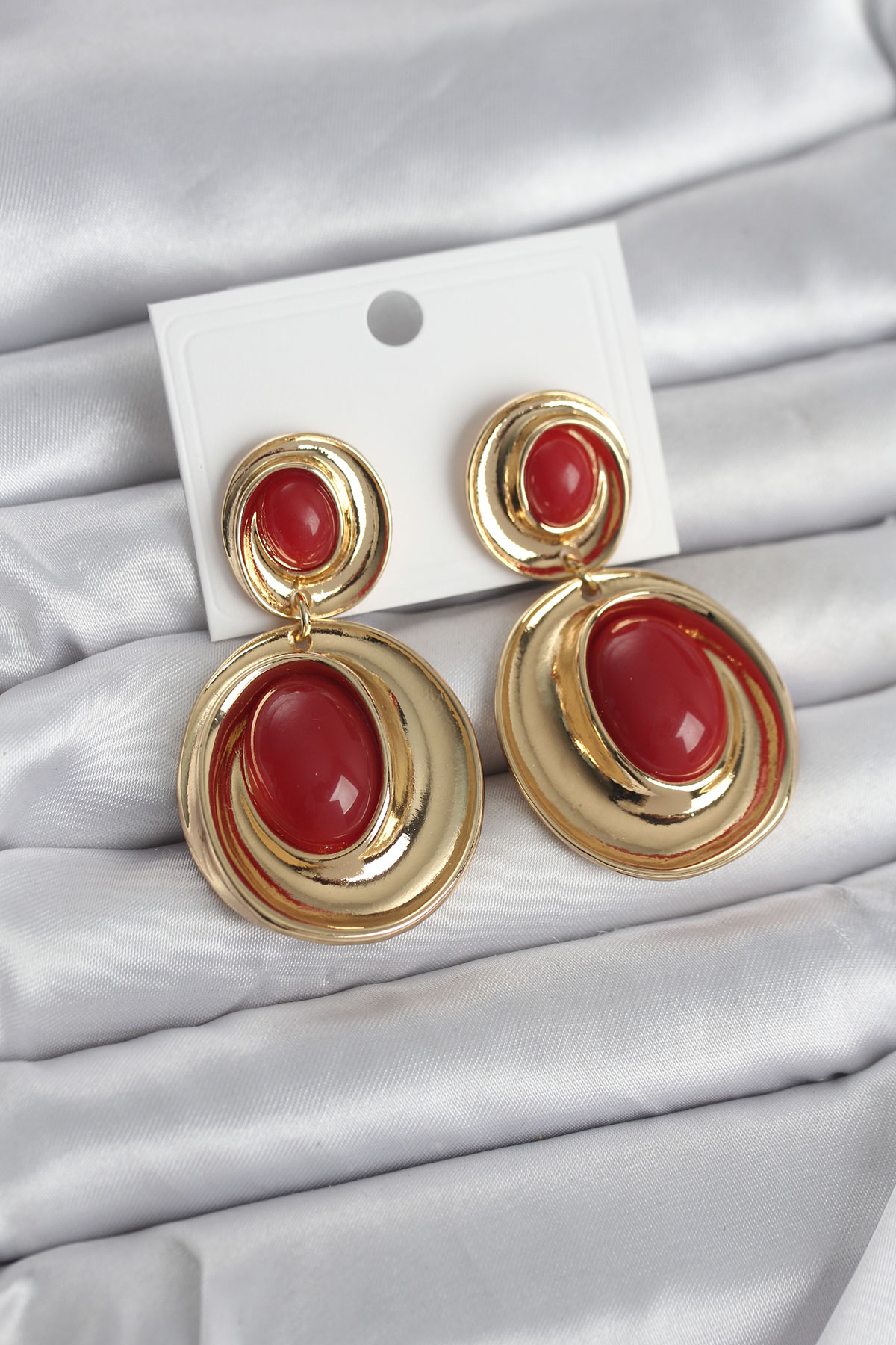 1771336637-bkp11670 Kırmızı Sallantılı Damla Model Gold Renk Vintage Kadın Küpe - Vipsepet - Görsel 1
