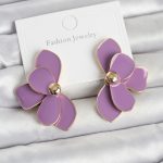 Mor Mineli Lotus Model Pirinç Kadın Küpe - Vipsepet