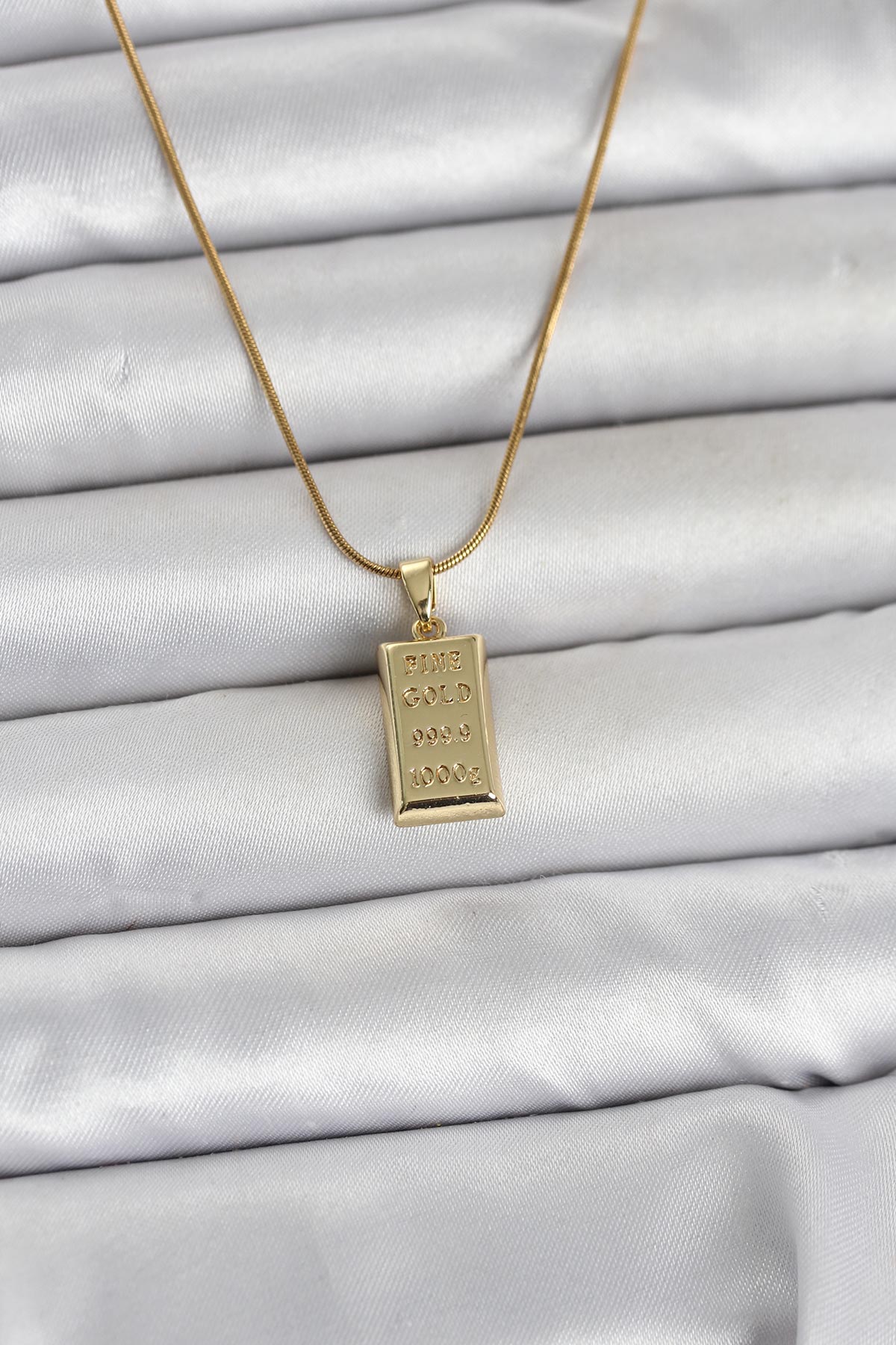 1775643180-bko11042 316L Çelik Zincir Gold Renk Külçe Altın Model Kadın Kolye - Vipsepet - Görsel 1