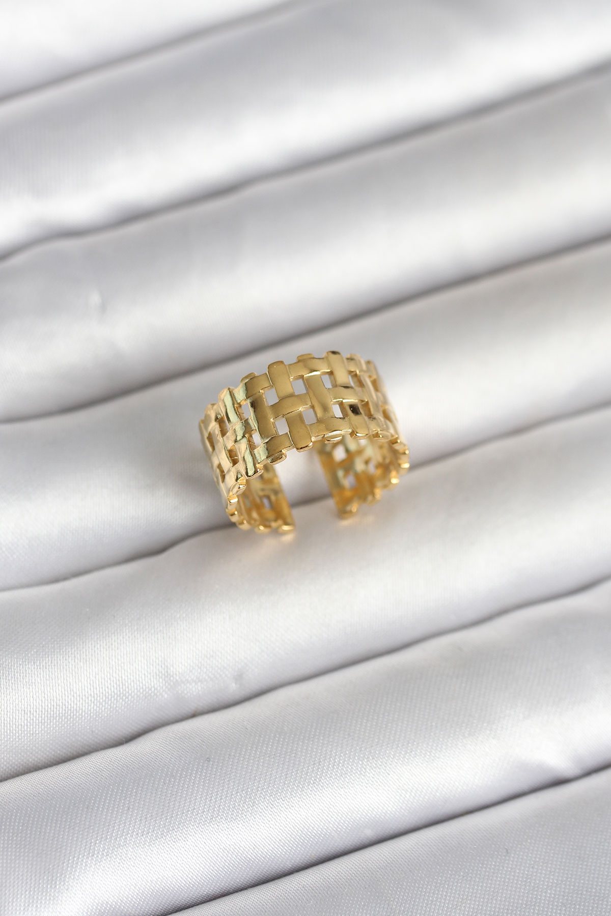 1776227942-byk4161 316L Çelik Gold Renk Hasır Model Kadın Yüzük - Vipsepet - Görsel 1