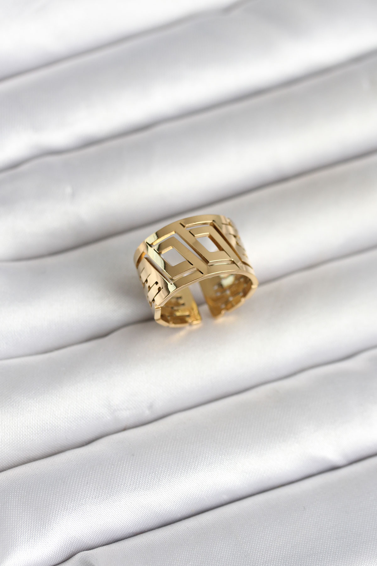 1776228156-byk4176 316L Çelik Gold Renk Geometrik Model Kadın Yüzük - Vipsepet - Görsel 1