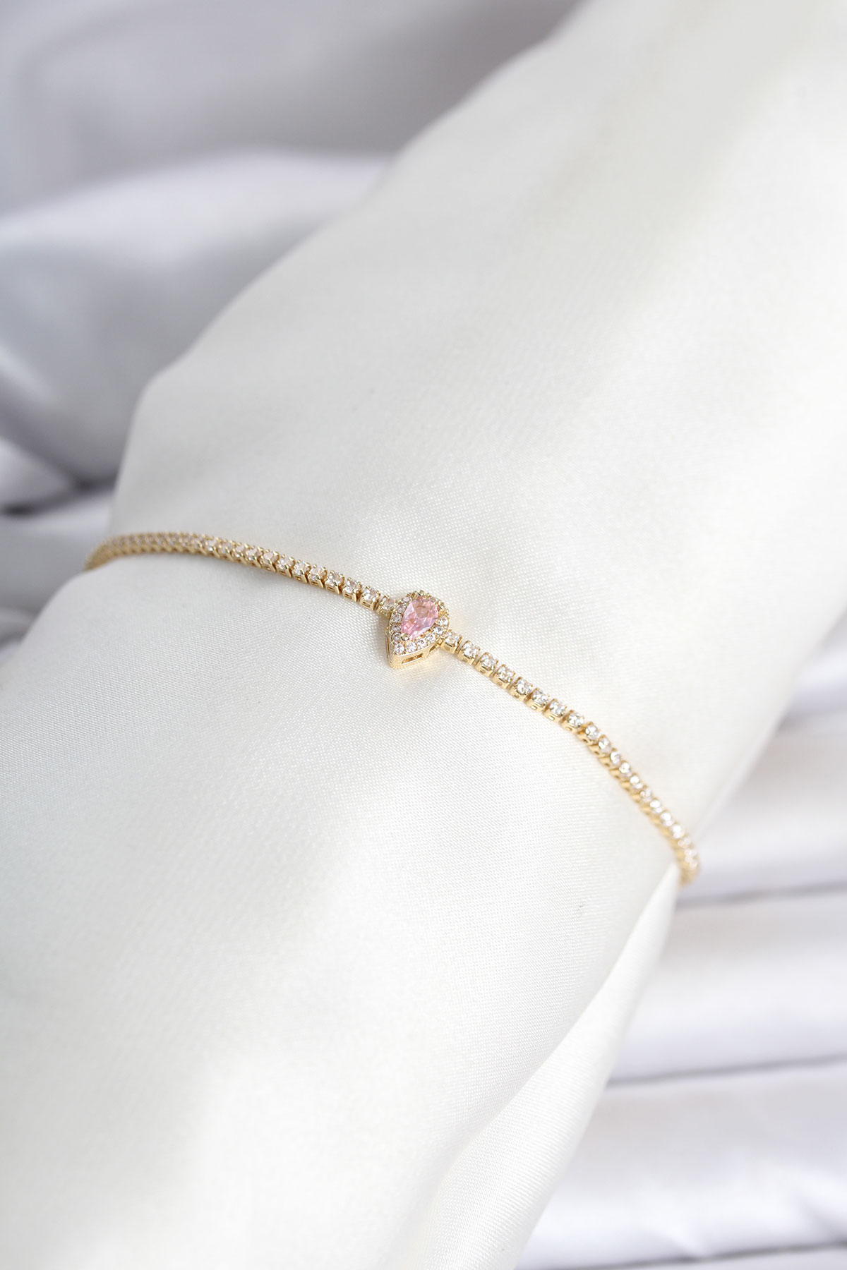 1777620800-edd5056f-bb8477 Pirinç Gold Renk Pembe Damla Model Su Yolu Kadın Bileklik - Vipsepet - Görsel 1