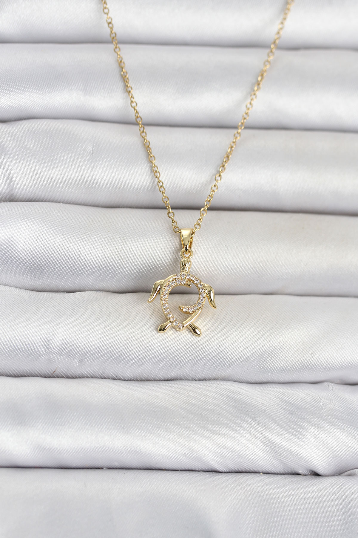 1780929803-1eed2836-bko11096 316L Çelik Zincir Gold Renk Caretta Caretta Model Kadın Kolye - Vipsepet - Görsel 1