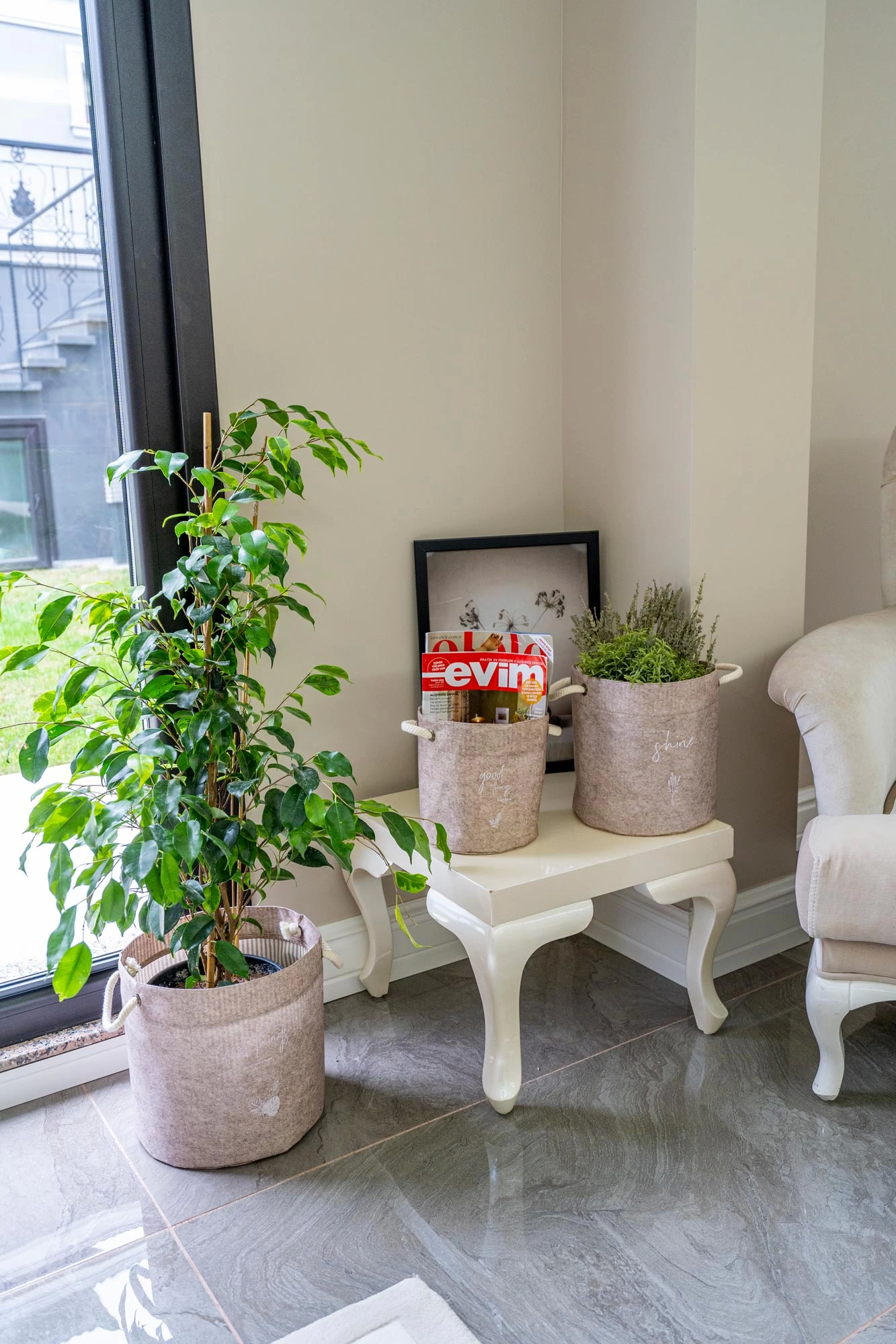 kulplu-yuvarlak-duzenleyici-cok-amacli-kolay-tasinabilen-organizer-kece-sepet-maxi-03655-192768229-sw1333sh2000 Kulplu Yuvarlak Düzenleyici Çok Amaçlı Kolay Taşınabilen Organizer Keçe Sepet (maxi) 03655 ( Lisinya ) - Görsel 1